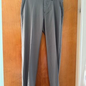 Haggar Gray Dress Pants with Straight Leg and Pleats 30x30